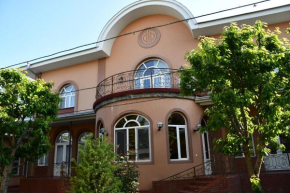 Nurziyo Guest House